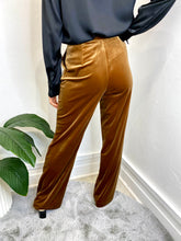 Load image into Gallery viewer, Pantalon Velour Pants