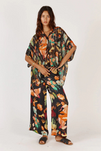 Load image into Gallery viewer, Laurasia Shirt