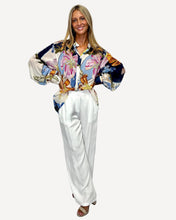 Load image into Gallery viewer, Big Flowers Shirt