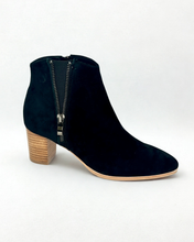 Load image into Gallery viewer, Bentonn Suede Ankle Boots