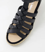 Load image into Gallery viewer, Pelony Leather Sandals