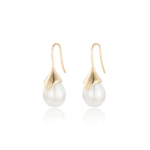 Load image into Gallery viewer, Lotus Petal Pearl Earrings