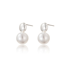 Load image into Gallery viewer, Lotus Pearl Duo Earrings