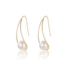 Load image into Gallery viewer, Lotus Pearl Curve Earrings