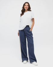 Load image into Gallery viewer, Easy Tuck Tee
