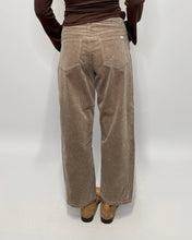 Load image into Gallery viewer, Toni Barrel Corduroy Jeans - Latte