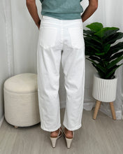 Load image into Gallery viewer, Toni Barrel Jeans