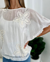 Load image into Gallery viewer, Phoebe Appliqué Flower Top
