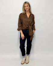 Load image into Gallery viewer, Gus Linen Shirt - Chocolate