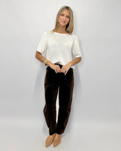 Load image into Gallery viewer, Leo Barrel Corduroy Jeans - Chocolate
