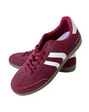 Load image into Gallery viewer, Caper Sneaker