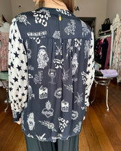 Load image into Gallery viewer, Ruby Yaya Sastri Shirt - Cream &amp; Black