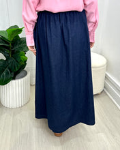 Load image into Gallery viewer, Aspyn Lightweight Midi Skirt
