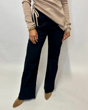 Load image into Gallery viewer, Shirley Jeans
