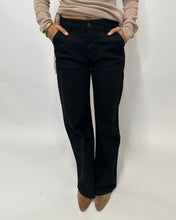 Load image into Gallery viewer, Shirley Jeans