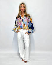 Load image into Gallery viewer, Big Flowers Shirt