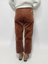 Load image into Gallery viewer, Toni Barrel Cord Jean