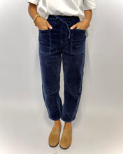 Load image into Gallery viewer, Leo Barrel Cord Jeans