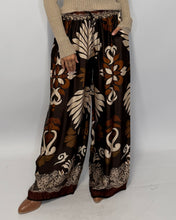 Load image into Gallery viewer, Nevis Pant Stylised Jungle Leaf Print Pant