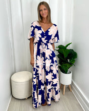Load image into Gallery viewer, Brutta Maxi Dress