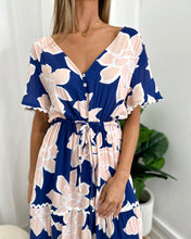 Load image into Gallery viewer, Brutta Maxi Dress