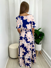 Load image into Gallery viewer, Brutta Maxi Dress