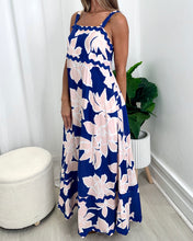 Load image into Gallery viewer, Ondulata Midi Dress