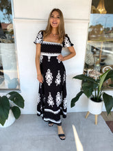 Load image into Gallery viewer, Amira Maxi Dress