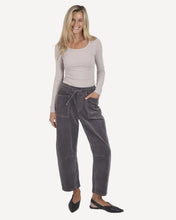 Load image into Gallery viewer, Leo Barrel Corduroy Jeans  - Smoke Charcoal