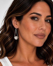 Load image into Gallery viewer, Lotus Pearl Curve Earrings