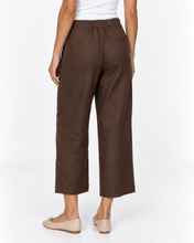 Load image into Gallery viewer, Lyndon Linen Cropped Pant - Chocolate