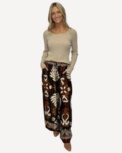 Load image into Gallery viewer, Nevis Pant Stylised Jungle Leaf Print Pant