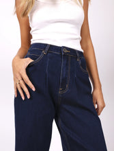 Load image into Gallery viewer, Tegan Jeans