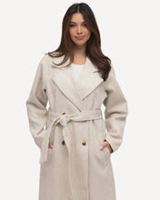 Load image into Gallery viewer, Raven Coat