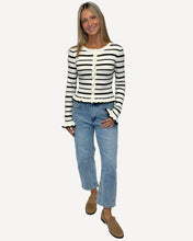 Load image into Gallery viewer, Toni Barrel Jeans - Light Wash Denim