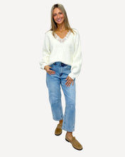 Load image into Gallery viewer, Toni Barrel Jeans - Light Wash Denim