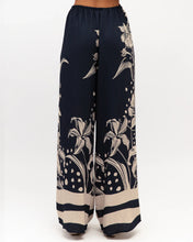 Load image into Gallery viewer, Velvet Petals Pant