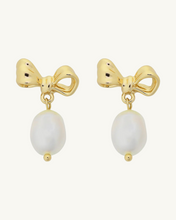 Load image into Gallery viewer, Alice Bow Pearl Earings