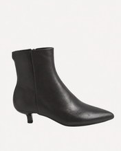 Load image into Gallery viewer, Cemila Leather Ankle Boots