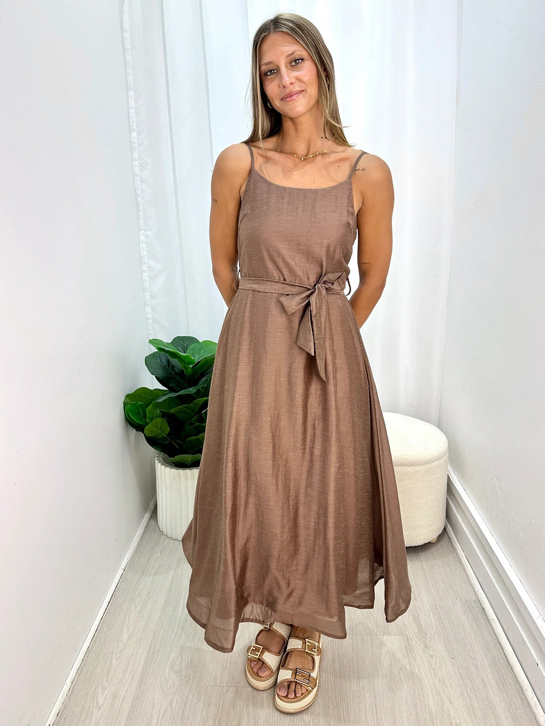 Halima Midi Dress / Brown