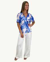 Load image into Gallery viewer, painterly style floral print top