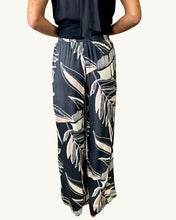 Load image into Gallery viewer, Expression Pants