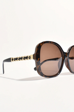 Load image into Gallery viewer, Adorne Bexley Sunglasses