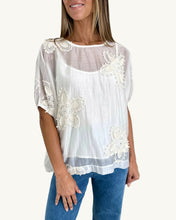 Load image into Gallery viewer, Phoebe Appliqué Flower Top