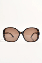 Load image into Gallery viewer, Adorne Bexley Sunglasses